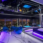 Sky Tower Z Jakuzzi Przy Oknie By Bqqk * Βρότσλαβ