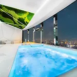 Lägenhet Sky Tower Z Jakuzzi Przy Oknie By Bqqk