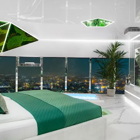 Apartamenty Sky Tower Z Jakuzzi Przy Oknie