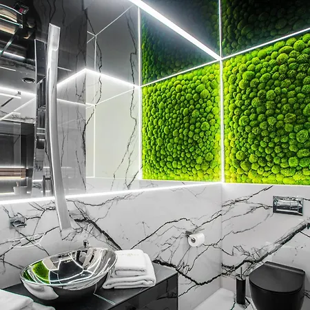 Sky Tower Z Jakuzzi Przy Oknie By Bqqk Lägenhet Wrocław