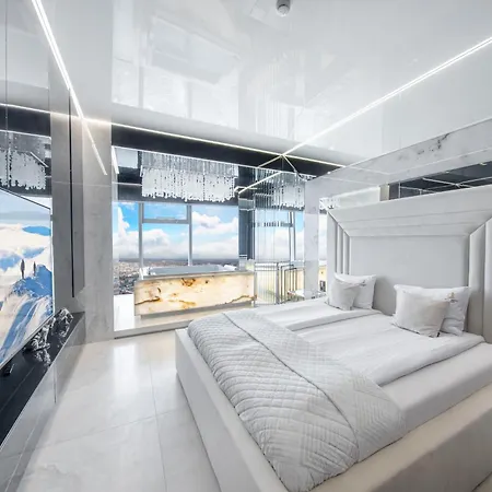Apartamenty Sky Tower Z Jakuzzi Przy Oknie Apartment