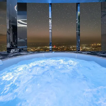 Apartamenty Sky Tower Z Jakuzzi Przy Oknie Apartment *