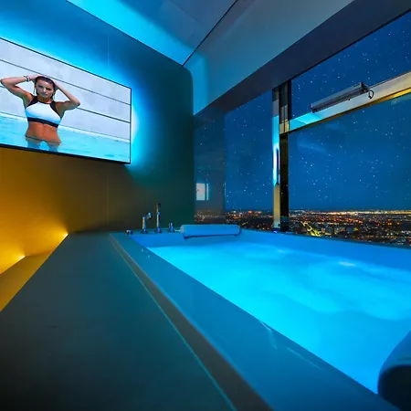 Sky Tower Z Wanna Przy Oknie Apartament Wrocław