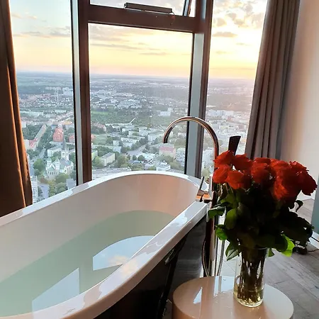 Apartamenty Sky Tower Z Jakuzzi Przy Oknie * Wroclaw
