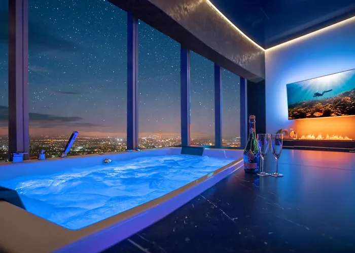 Apartamenty Sky Tower Z Jakuzzi Przy Oknie By Bqqk Apartment Wroclaw
