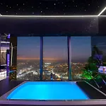 Apartamenty Sky Tower Z Jakuzzi Przy Oknie By Bqqk