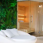 Apartamenty Sky Tower Z Jakuzzi Przy Oknie By Bqqk Breslau