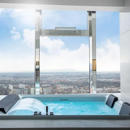 Апартаменты Sky Tower Z Jakuzzi Przy Oknie Вроцлав