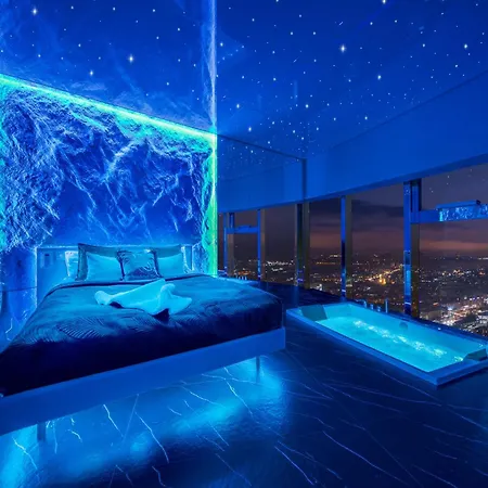 Sky Tower Z Jakuzzi Przy Oknie Вроцлав