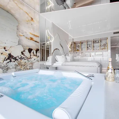 Apartamenty Sky Tower Z Jakuzzi Przy Oknie By Bqqk *