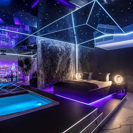 아파트 Sky Tower Z Jakuzzi Przy Oknie By Bqqk