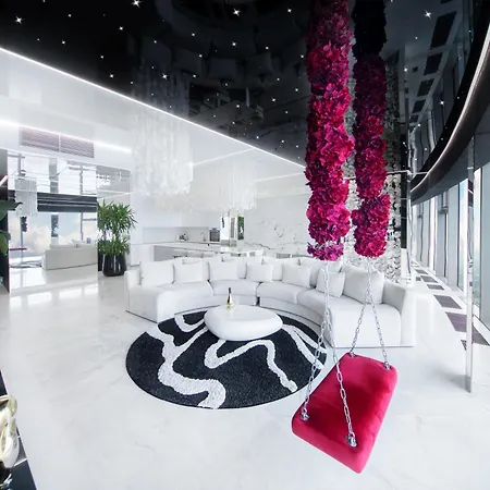 Sky Tower Z Jakuzzi Przy Oknie By Bqqk 아파트 *