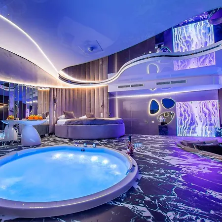 Sky Tower Z Jakuzzi Przy Oknie By Bqqk 아파트 브로츠와프