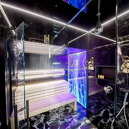 Sky Tower Z Jakuzzi Przy Oknie By Bqqk 아파트
