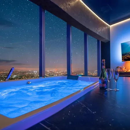 Sky Tower Z Jakuzzi Przy Oknie Апартаменты Вроцлав