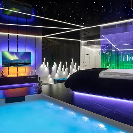 Sky Tower Z Wanna Przy Oknie Apartament *