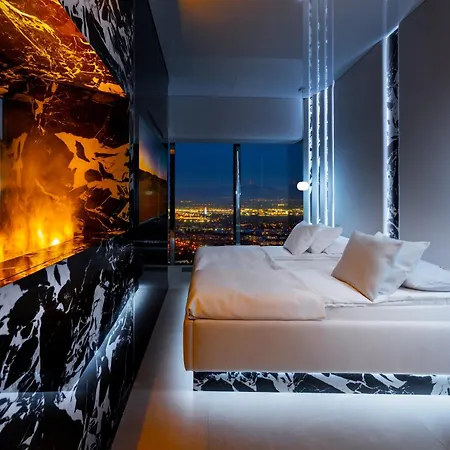 Sky Tower Z Jakuzzi Przy Oknie Wrocław