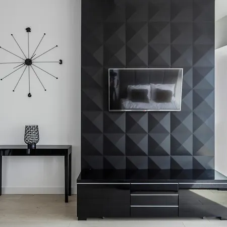 Sky Tower Z Jakuzzi Przy Oknie