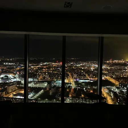 Sky Tower Z Jakuzzi Przy Oknie Апартаменты Вроцлав