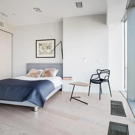 Sky Tower Z Jakuzzi Przy Oknie Апартаменты