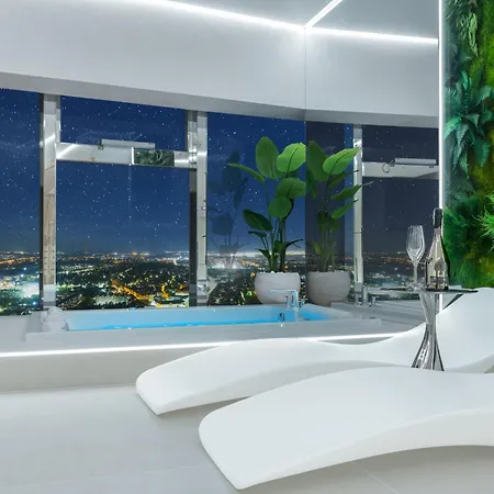 아파트 Sky Tower Z Jakuzzi Przy Oknie By Bqqk *