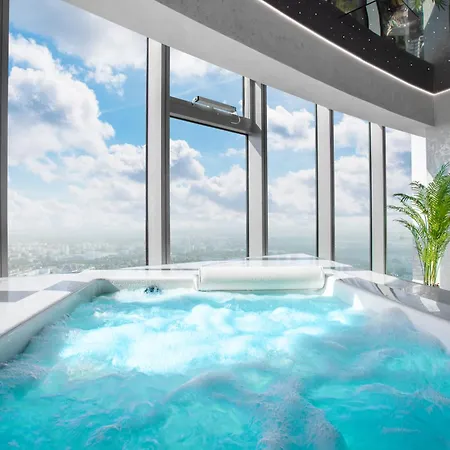 Apartamenty Sky Tower Z Jakuzzi Przy Oknie By Bqqk Apartment