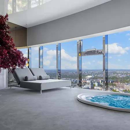 Sky Tower Z Jakuzzi Przy Oknie By Bqqk 아파트 *