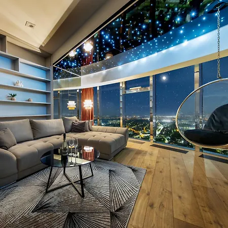 Sky Tower Z Jakuzzi Przy Oknie By Bqqk 아파트