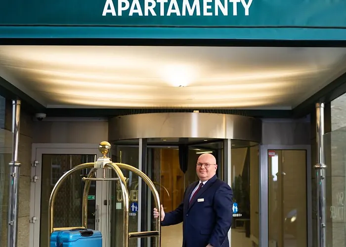 Sky Tower Z Jakuzzi Przy Oknie By Bqqk 아파트