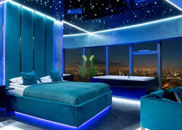 Sky Tower Z Jakuzzi Przy Oknie By Bqqk 브로츠와프