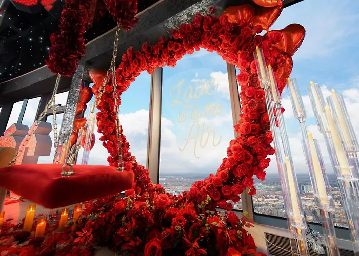 Sky Tower Z Jakuzzi Przy Oknie By Bqqk 브로츠와프