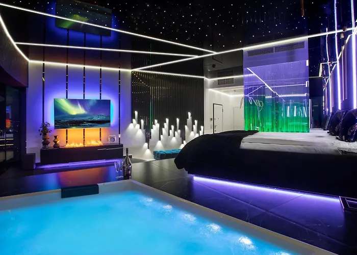 Sky Tower Z Jakuzzi Przy Oknie By Bqqk 아파트 *