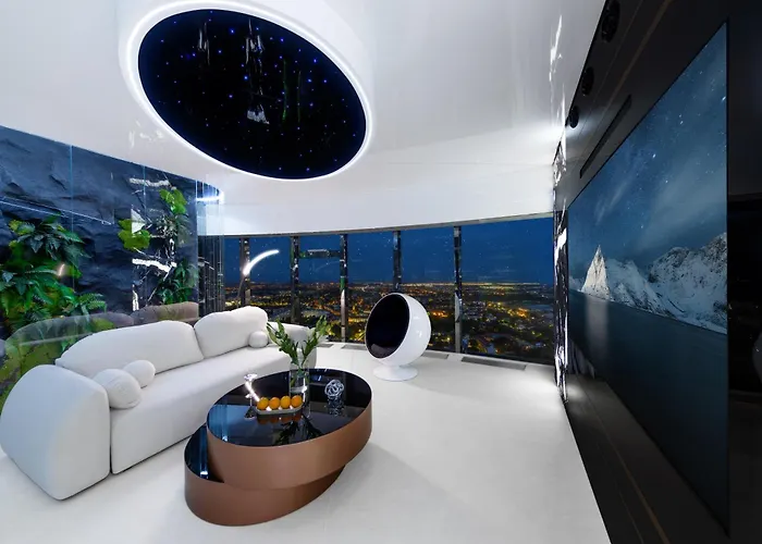 Sky Tower Z Jakuzzi Przy Oknie By Bqqk *