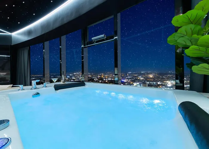 Sky Tower Z Jakuzzi Przy Oknie By Bqqk 아파트 브로츠와프