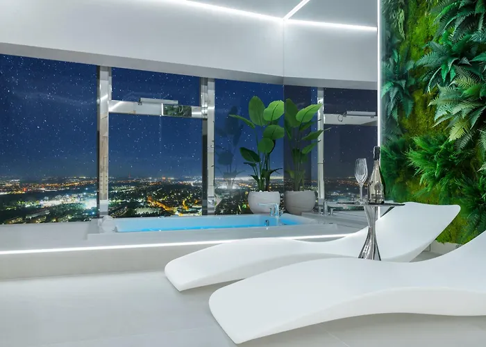 아파트 Sky Tower Z Jakuzzi Przy Oknie By Bqqk *