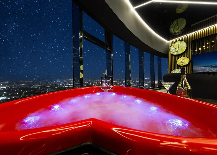 아파트 Sky Tower Z Jakuzzi Przy Oknie By Bqqk