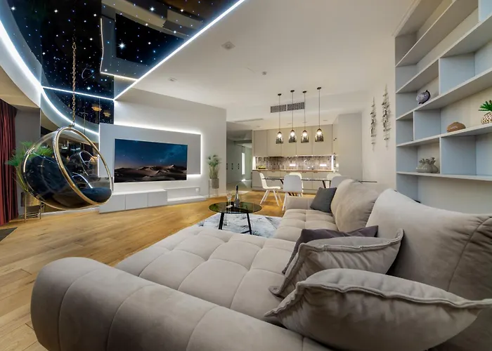 아파트 Sky Tower Z Jakuzzi Przy Oknie By Bqqk